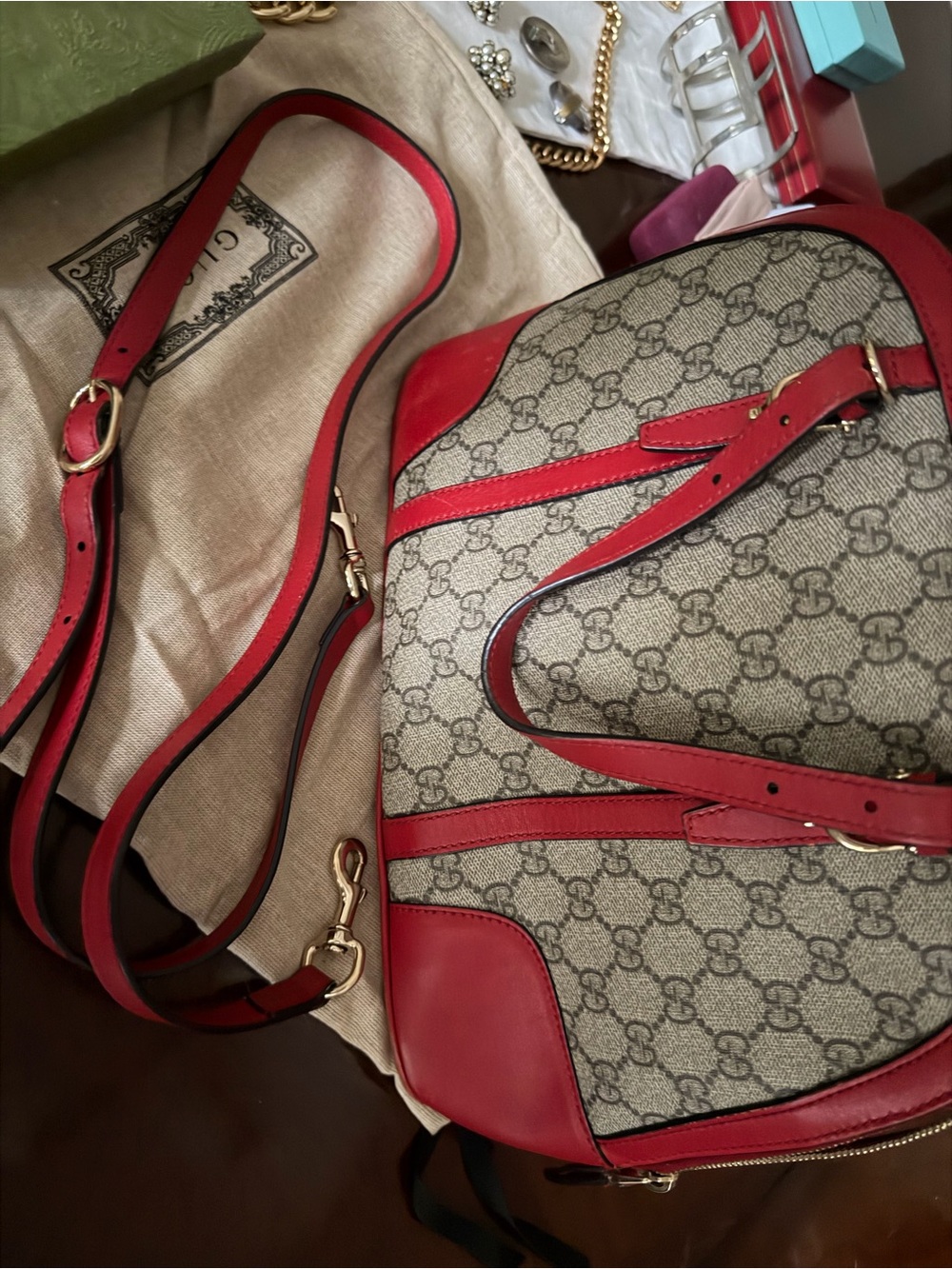 Gucci Beige GG Supreme Canvas Bag with Red leather cross strap, gold hardware - Picture 11 of 12